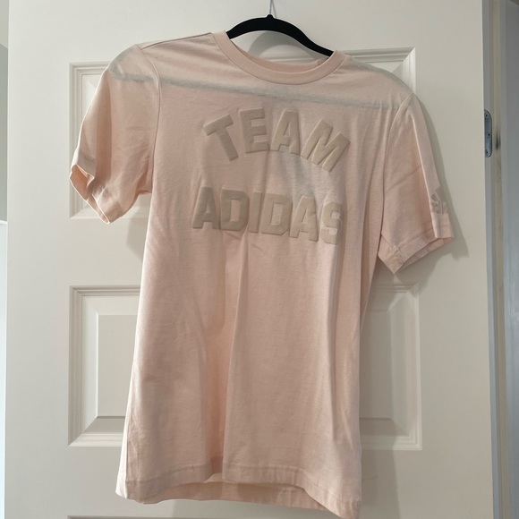 Beige adidas t-shirt - Picture 1 of 2